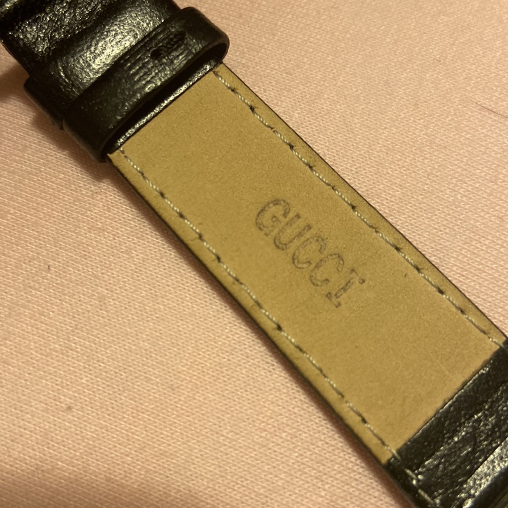 Gucci Leather Watch - Picture 4 of 7